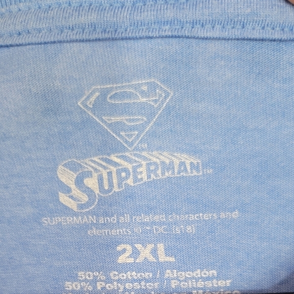 ⭐️ 5/$25 Superman Men's Shirt - Picture 4 of 5